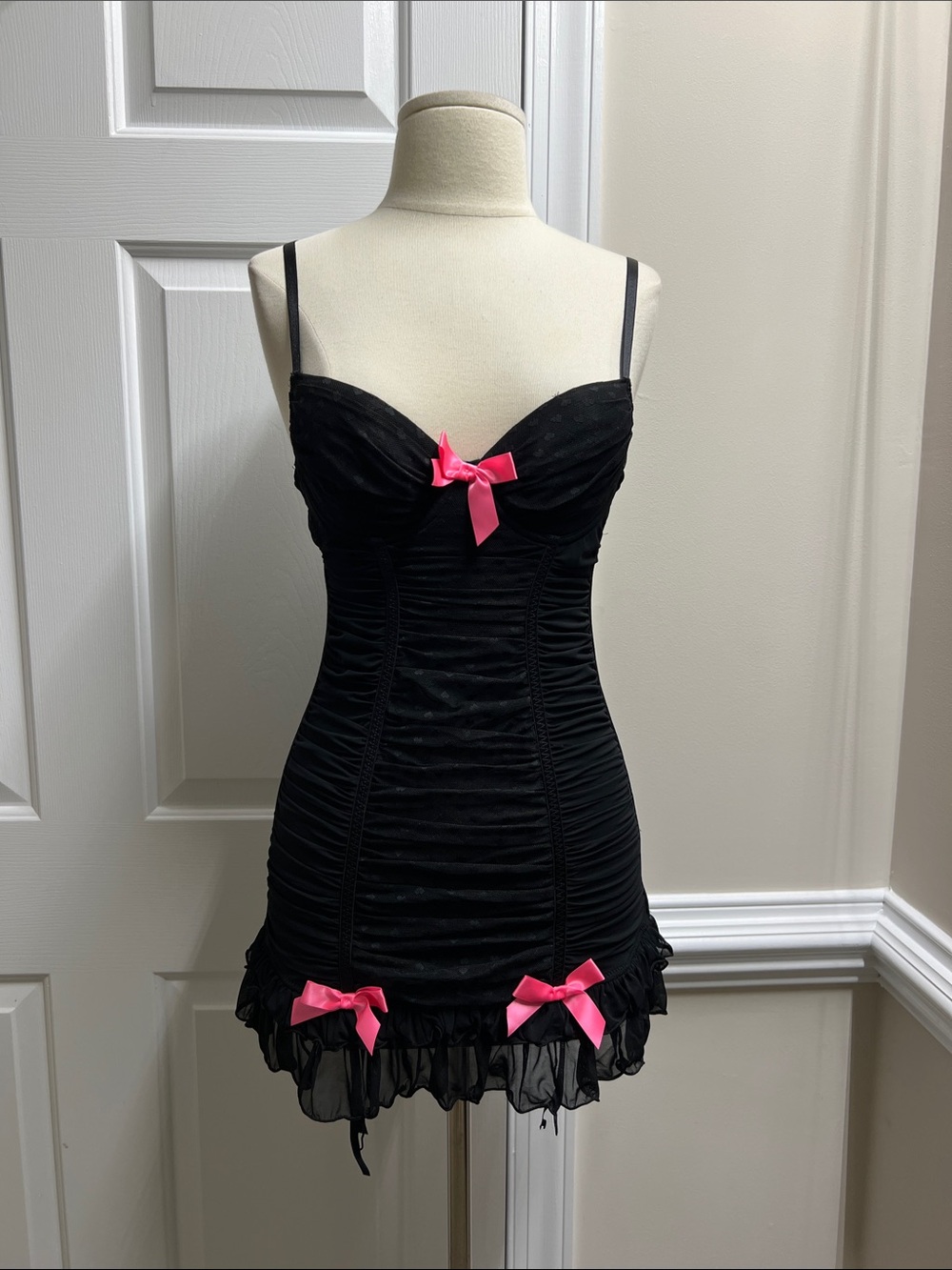 Victoria's Secret Black Chemise bustier lingerie sexy little Pink Bows 34B NWOT
